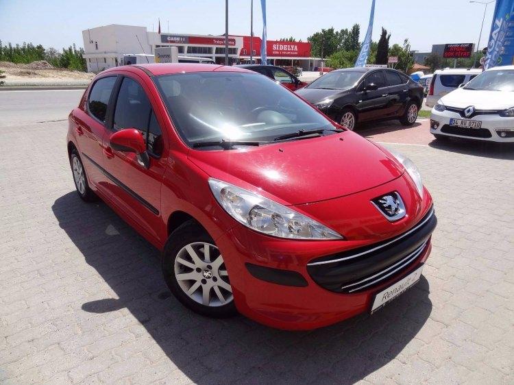 <p><strong>Peugeot 207</strong></p>

<p>2002 yılından beridir en çok tercih edilen arabalardan biri olan Peugeot 207'in ortalama fiyatı 50.000 TL...</p>
