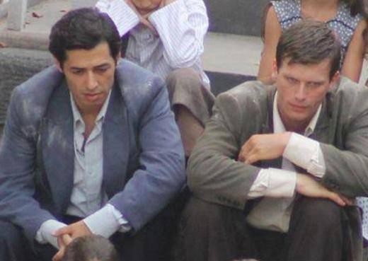 <p> Filmde Kıvanç Tatlıtuğ, Mert Fırat, Belçim Bilgin de rol alıyor. Film, Zonguldaklı iki şair Rüştü Onur ve Muzaffer Tayyip Uslu'nun yaşamı üzerinden anlatıyor öyküsünü.Kelebeğin Rüyası, Şubat ayında seyirciyle bulaşacak. </p>

<p> </p>
