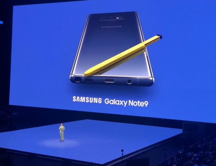 <p>1.2 Gbps LTE internet bağlantı teknolojisi sayesinde Galaxy Note 9 internete de oldukça hızlı bağlanıyor. </p>
