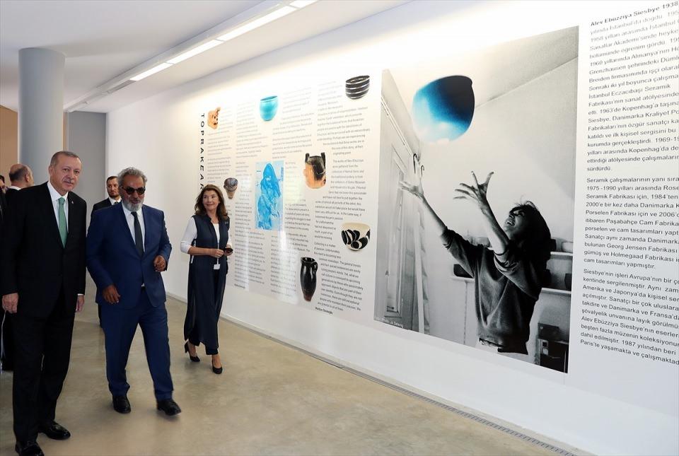 <p>Türkiye Cumhurbaşkanı Recep Tayyip Erdoğan, Bayburt'ta Baksı Müzesi'ni ziyaret etti. </p>

<p> </p>
