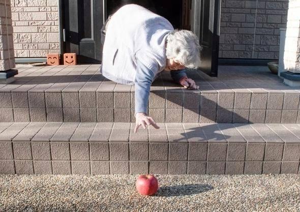 <p>90 yaşındaki Kimiko Nishimoto isimli büyükanne, sosyal medyanın eğlenceli yanlarını keşfedince ortaya komik görüntüler çıktı...</p>

<p>90 yaşındaki Japon büyükanne, fotoğraf çekmeyi keşfedince kendi kendisinin sıradışı portrelerini denemeye başladı.</p>
