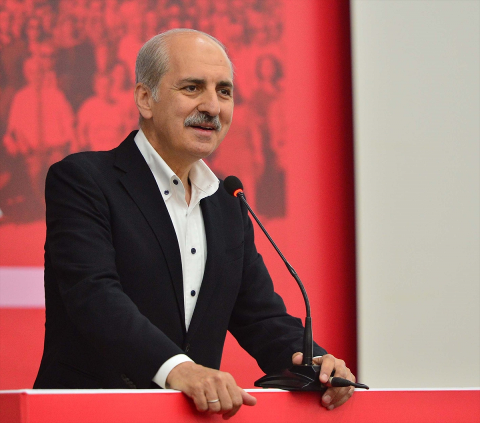 <p>Numan Kurtulmuş</p>
