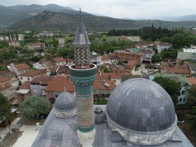 <p>Fotoğrafta Yeşil Cami g&ouml;r&uuml;l&uuml;yor.</p>
