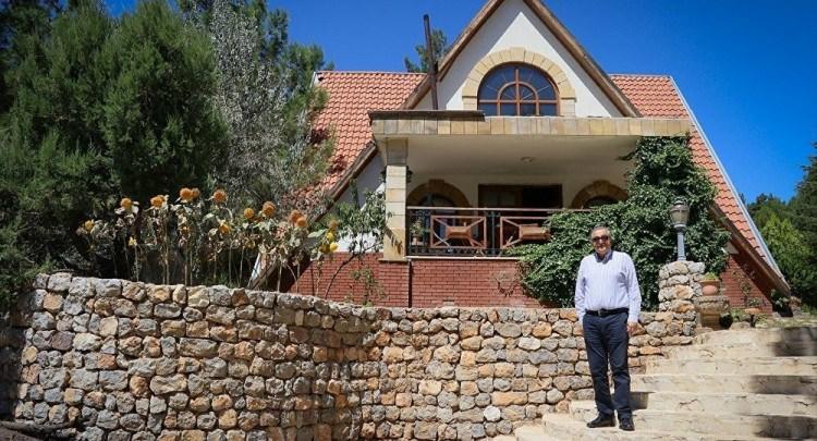 <p>Adana'nın Pozantı ilçesindeki bir otel işletmecisi, devlet bankalarında 1000 dolar bozdurup dekontunu getirene, 3 günlük ücretsiz tatil imkanı sağlayacağını söyledi.</p>

<p> </p>
