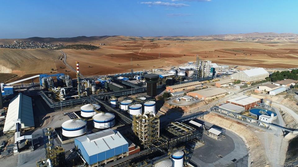 <p>Cengiz Holding'in Doğu ve G&uuml;neydoğu Anadolu b&ouml;lgelerinin en b&uuml;y&uuml;k &ouml;zel sekt&ouml;r yatırımı olan Eti Bakır Metal Geri Kazanım ve Entegre G&uuml;bre Tesisleri &ouml;n&uuml;m&uuml;zdeki g&uuml;nlerde kademeli olarak &uuml;retime başlayacak ve yıl sonunda tam kapasiteyle &ccedil;alışacak.</p>

<p>&nbsp;</p>
