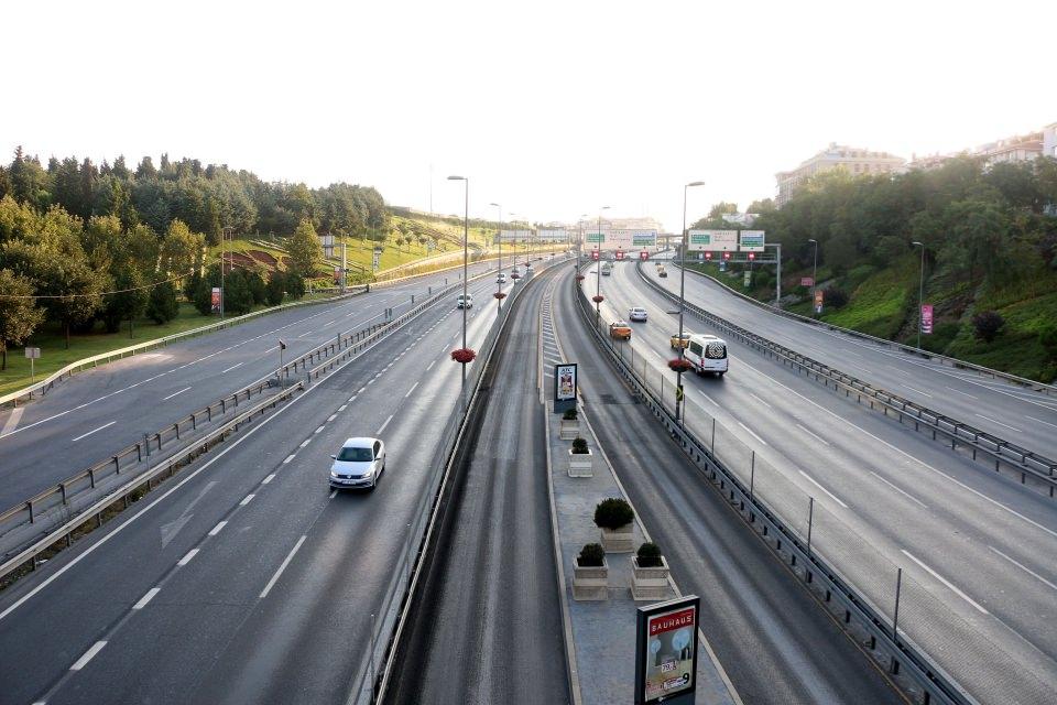 <p>Günün hemen hemen her saatinde trafik yoğunluğu oluşan Haliç Köprüsü girişinde Topkapı istikametinde ve Okmeydanı istikametinde trafik yoğunluğu yaşanmadı.</p>

<p> </p>
