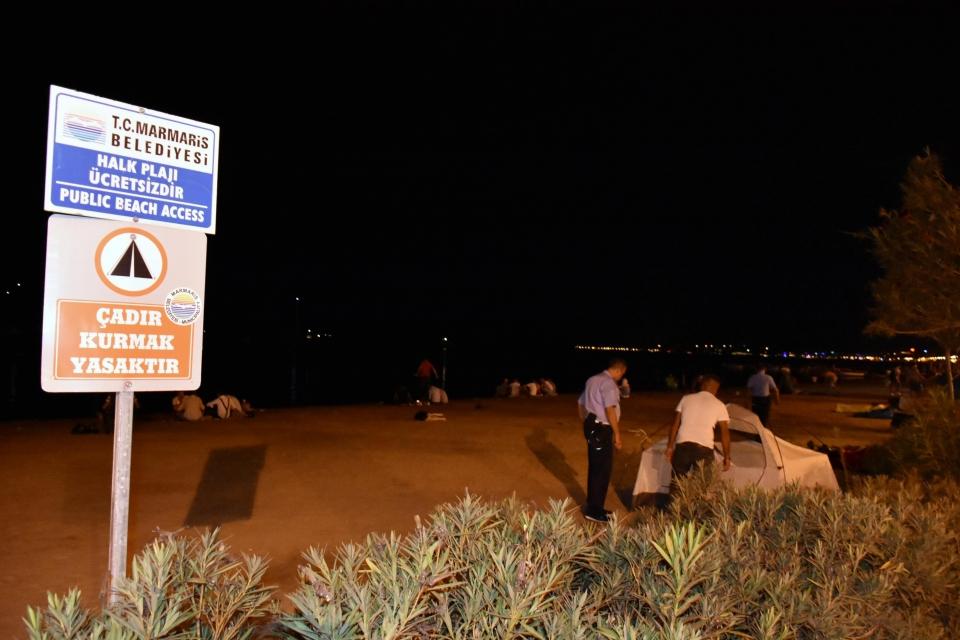<p>"Geçen senelerde şahit olduğumuz halk plajına çadır kurulması gibi durumların tekrar yaşanmaması için belediyeye yasak koydurttuk.</p>

<p> </p>
