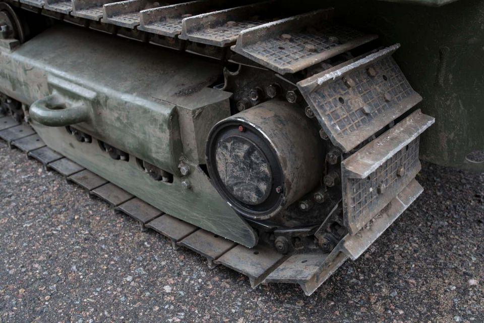 <p>Anti personel mayınların etkisine dayanıklıdır.</p>
