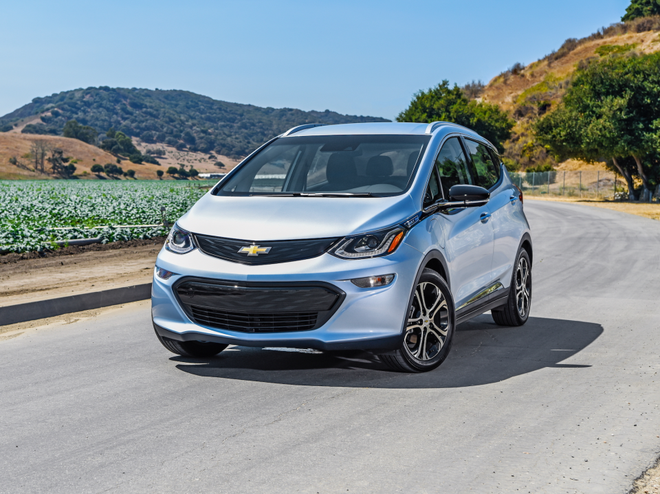 <p>General Motors elektrikli pazarın ilk ekonomik aracı olan Chevy Bolt modelini 2015 yılında satışa sunmuştu. Yeni modelde ise bazı değişiklikler var.</p>
<p> </p>