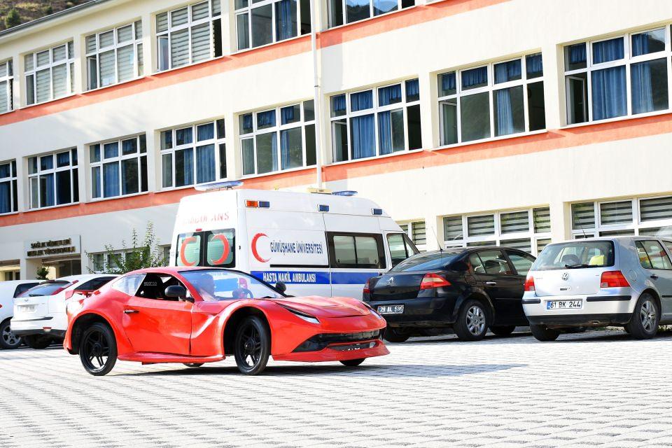 <p>Üniversite, TOMARA ile TÜBİTAK'ın 6-12 Ağustos 2018 tarihlerinde Kocaeli'de, elektromobil, hidromobil ve otonom araçların yarıştığı "14. Efficiency Challenge Electric Vehicle"ye katıldı.</p>

<p> </p>
