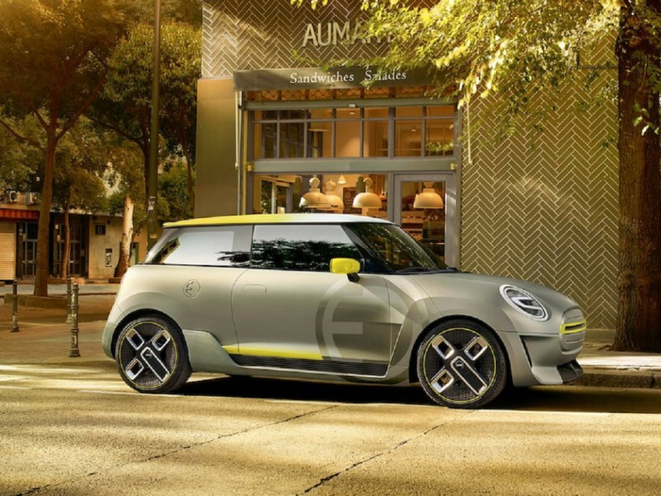<p>BMW ise 2025 yılına kadar 12 adet yeni elektrikli model sunacağını duyurmuştu. 2019 yılında bayilerde olması beklenen Mini E bunlardan ilki olacak. </p>
<p> </p>