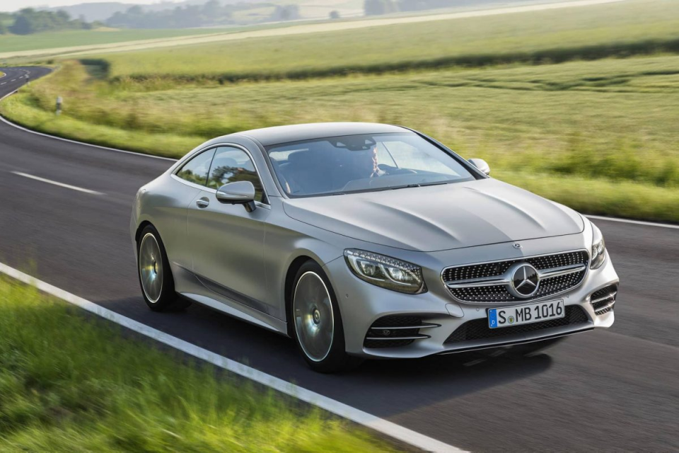 <p>Mercedes Baş Mühendisi Michael Kelz, bu aracın sanılanın aksine S-Class varyantı olmayacağını belirtti. 2020'de gelmesi beklenen araç içn süre 2022'yi bulabilir.</p>

<p> </p>

<ul>
</ul>

<ul>
</ul>
