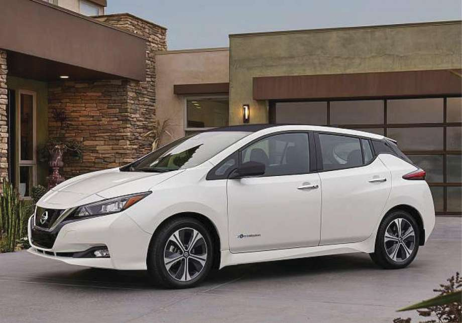 <p>Nissan, dünyanın en çok satan elektriklilerinden biri olan Leaf aracının 2018 modelini satışa sundu bile.</p>
<p> </p>
<ul>
</ul>
<ul>
</ul>