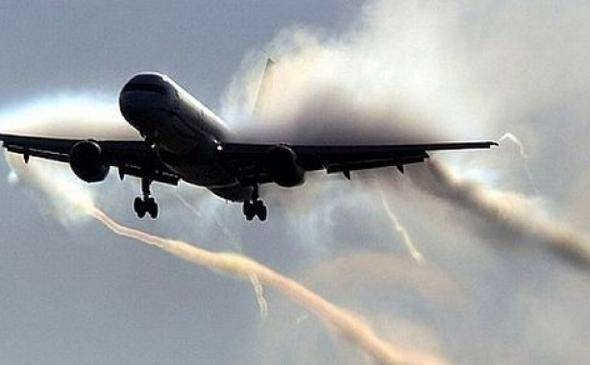 <p>T&uuml;rbulans konusu u&ccedil;aklarda en &ccedil;ok merak edilen konudur. T&uuml;rbulans sanıldığı gibi u&ccedil;ağın d&uuml;şmesine neden olmaz fakat t&uuml;rb&uuml;lans sırasında kemerin bağlı olmaması, şiddetli sarsıntı y&uuml;z&uuml;nden &ouml;l&uuml;mlere neden olabilir. Ayrıca havadaki karbondioksit oranı arttığından t&uuml;rbulanslar her ge&ccedil;en g&uuml;n daha fazla şiddetleniyor.</p>
