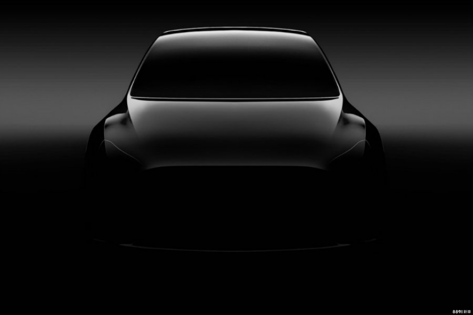 <p>Tesla ise iki yeni model ile öncüsü olduğu elektrikli araç sektöründe öne çıkmaya çalışacak. CEO Elon Musk'ın 2020 yılında üretimine başlanacağı belirttiği Model Y olarak bilinen SUV araç bunlardan ilki.</p>
