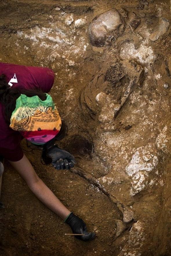 <p>İ&ccedil; savaş sırasında ise en az 500 bin kişinin hayatını kaybettiği sanılıyor.</p>
