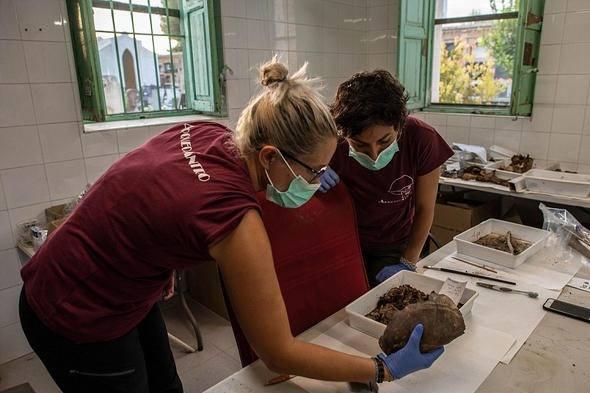 <p><strong>"ALMANYA VE İTALYA'DA HAYAL BİLE EDİLEMEZ"</strong></p>

<p>Haziran ayında h&uuml;k&uuml;mete gelen PSOE lideri Sanchez, "B&ouml;yle bir şey, ge&ccedil;mişinde diktat&ouml;rl&uuml;kler yaşayan Almanya ve İtalya'da hayal bile edilemez." diyerek, diktat&ouml;r&uuml;n kemiklerinin anıt mezardan &ccedil;ıkarılacağını duyurmuştu.</p>
