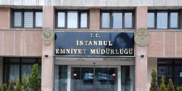 <p>İstanbul Emniyet Müdürlüğü bünyesindeki İlçe ve Şube müdürlüklerine yeni atamalar yapıldı.<br />
<br />
39 ilçe emniyet müdür ve 54 şube müdürlüklerine atama yapıldı. Ayrıca İl Emniyet Müdür Yardımcıları'nın görev dağılımı da belirlendi. İstanbul Terörle Mücadele Şube Müdürü Gökhan Nazlım oldu. İstihbarat, Organize, Mali Şube ve Kaçakçılık Şube Müdürleri görevlerinde kaldı.<br />
<br />
<span style="color:#FF8C00"><strong>İşte yeni görevlendirmeler;</strong></span></p>
