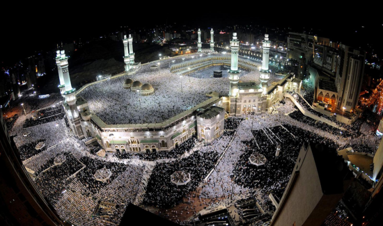 <p>İslam Aleminde Müslümanlar için önemli sayılan kutsal yerlerin ve bu yerlerin neden bu kadar önemli olduğunu gösteren anlamlarını sizler için araştırdık. Kutsal topraklarda önemli olan yerlerden bazıları...</p>
