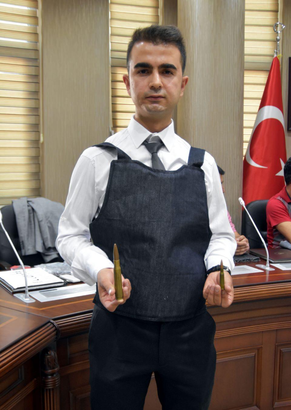<p>Bütün testleri yapıldı. Artık üretim aşamasına geçildi. İnşallah üretimi Van'ımızın Teknokent'i bünyesinde yapılacak." dedi.</p>