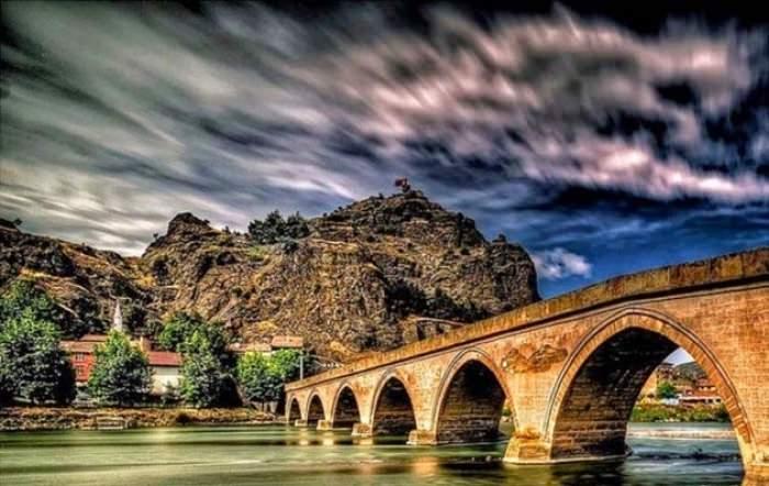 <p>ÇORUM: Rivayete göre Çoğurum kelimesinden türetilmiştir. Bu da bölgede zamanında Rumların çoğunluğu oluşturmasından kaynaklanmaktadır.</p>
<p> </p>