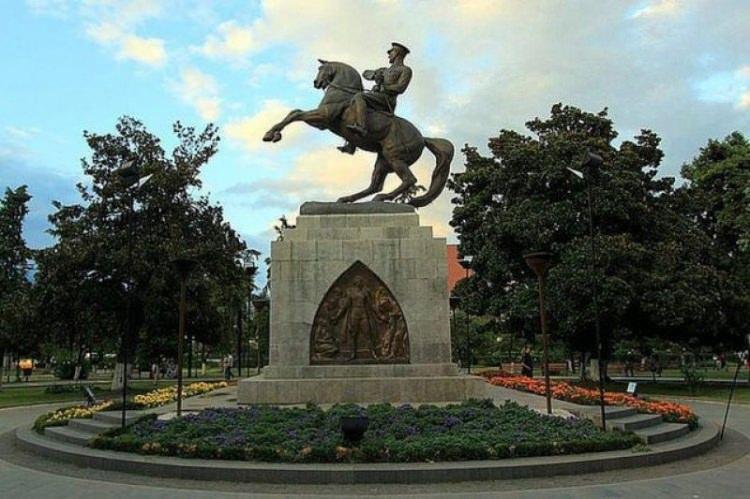 <p>SAMSUN: Eski adı "Amisos"dur. Samsun ismi bu kelimenin halk arasından değiştirilmesidir.</p>
