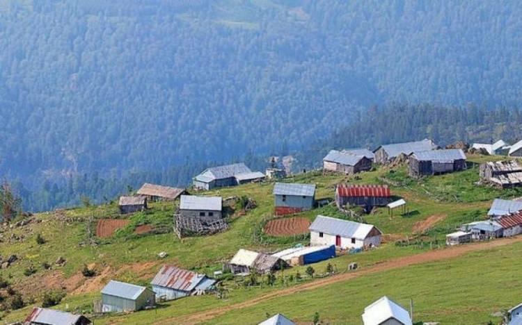 <p>DÜZCE: Adının nereden geldiği konusunda her hangi bir kayda rastlanmamıştır.</p>
