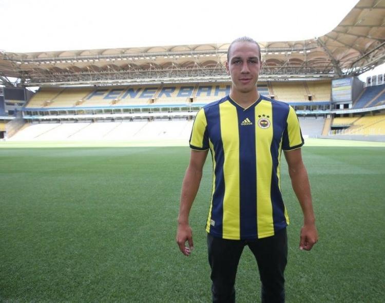 <p>3- Michael Frey - Fenerbahçe</p>

<p>2.65 milyon euro</p>
