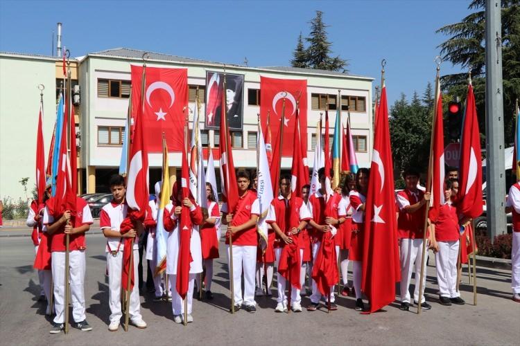 <p>Niğde'de gerçekleştirilen 30 Ağustos Zafer Bayramı kutlamaları, Atatürk Meydanı'nda düzenlenen törenle kutlandı.</p>

<p> </p>
