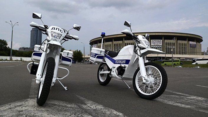 <p>Bu motosikletler saatte maksimum 100 km hıza ulaşabiliyor. Pek hızlı olmasa da çevre dostu.</p>