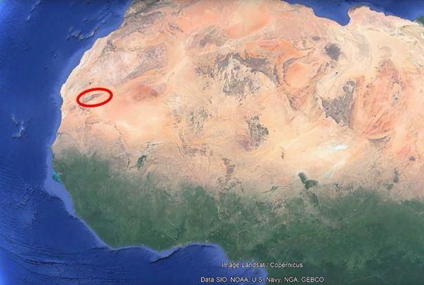<p>Eflatun, dünyanın geri kalan bölgelerinden daha ileri seviyede bir medeniyetin var olduğunu iddia ettiği Atlantis’in, M.Ö. 11600 civarında “Tanrıların gazabına uğradığı için” bir gecede battığını öne sürmüştü.</p>
<p> </p>