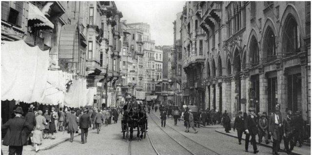 <p>İstiklal Caddesi</p>

<p> </p>
