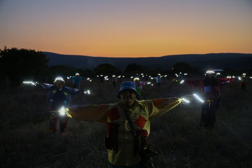 <p>Bu yıl 7 Eylül'de başlayacak 3. Barbaros Oyuk Festivali için yıl boyunca imece usulüyle hazırlanan yaklaşık 400 korkuluk, mahallenin belli noktalarına yerleştirildi.</p>
<p> </p>