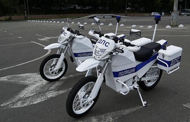 <p>2018 Dünya Kupası'ndan önce, Rus trafik polisine sıfır kirliliğe sahip yepyeni İzh Pulsarlar verildi. </p>