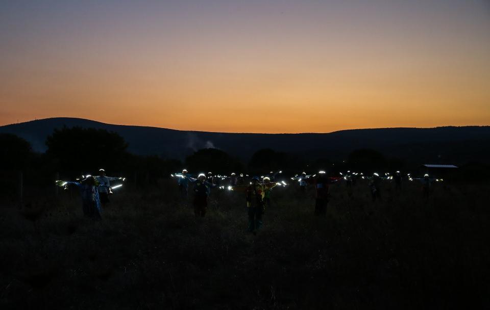 <p>Hayvanların ekili arazilere zarar vermesini önlemek için dikilen korkuluklar, 2 yıldır Urla'nın Barbaros Mahallesi'nde düzenlenen festival sayesinde turizmin başrol oyuncusu haline geldi.</p>
<p> </p>