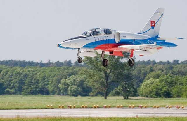 <p>SLOVAKYA - 18 SAVAŞ UÇAĞI</p>

<p>18 X MiG-29 </p>
