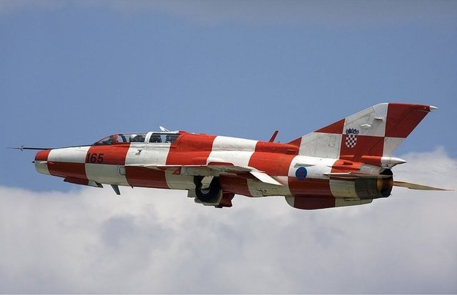 <p>HIRVATİSTAN - 12 SAVAŞ UÇAĞI</p>

<p>12 X MiG-21 </p>
