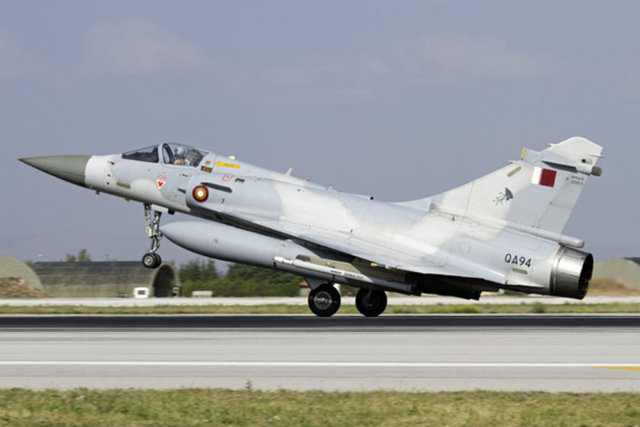 <p>KATAR - 15 SAVAŞ UÇAĞI</p>

<p>6 X Alpha Jet </p>

<p>9 X Mirage 2000-5EDA </p>

<p>SİPARİŞİ VERİLENLER: 24 X Eurofighter Typhoon, 36 X F-15QA, 18 X Rafale EQ </p>
