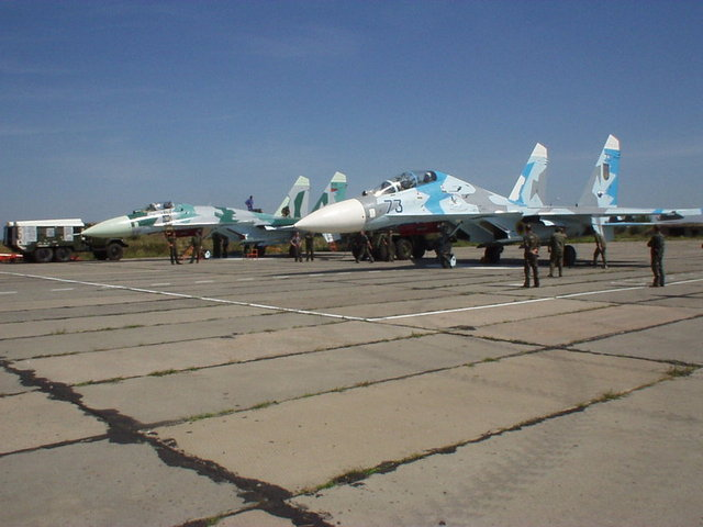 <p>ETİYOPYA - 24 SAVAŞ UÇAĞI</p>

<p>10 X MiG-23 </p>

<p>14 X Su-27 </p>
