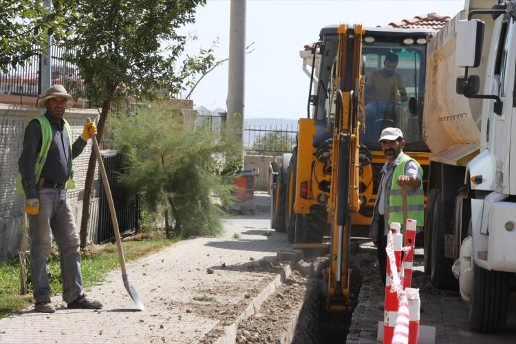 <p><strong>Mahmut Tekindağ, doğalgaza kavuşacak olmanın heyecanını yaşadıklarını belirtti.</strong></p>

<p>"Cumhurbaşkanı'na teşekk&uuml;r ediyorum. Diyarbakır'a geldiğinde bize s&ouml;z verdi ve s&ouml;z&uuml;n&uuml; yerine getirdi." diyen Tekindağ, şunları kaydetti:</p>
