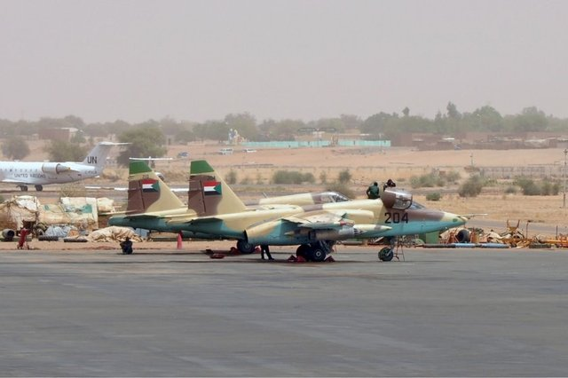 <p>SUDAN - 84 SAVAŞ UÇAĞI</p>

<p>20 X A-5 </p>

<p>8 X F-6 </p>

<p>20 X F-7 </p>

<p>4 X MiG-21 </p>

<p>3 X MiG-23 </p>

<p>11 X MiG-29 </p>

<p>3 X Su-24 </p>

<p>15 X Su-25 </p>

