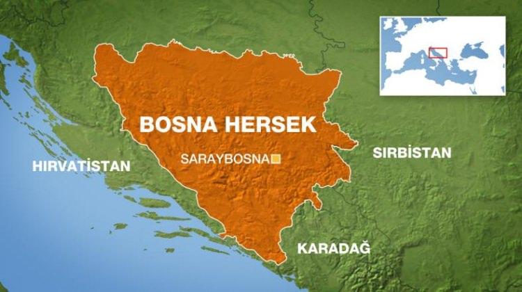 <p><strong>BOSNA HERSEK </strong><br />
Balkanlar'da vizesiz gidebileceğiniz bir başka ülke de Bosna Hersek. Başkent Saraybosna camileri, çarşısıyla eski Bursa’yı andırıyor.</p>
