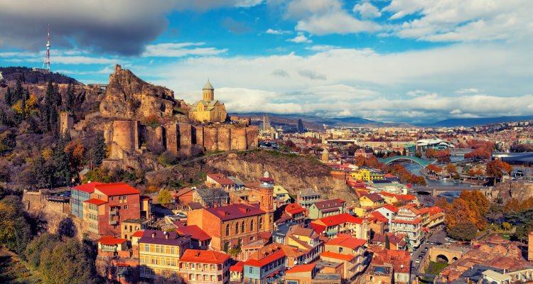 <p>İsteyenler Artvin’den günübirlik gezilerde kimlikleriyle de girebiliyorlar.</p>
<p> </p>