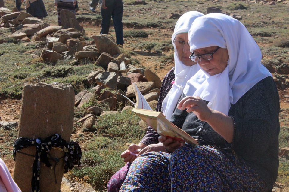 <p>Denizli'nin Beyağaç İlçesi Kartal Gölü ve Eren Yaylası arasında gerçekleştiren Eren Günü etkinliklerinde vatandaşların Kartal Gölü ve Eren Yaylasında silah atmaları tepkilere yol açtı. </p>
<p> </p>