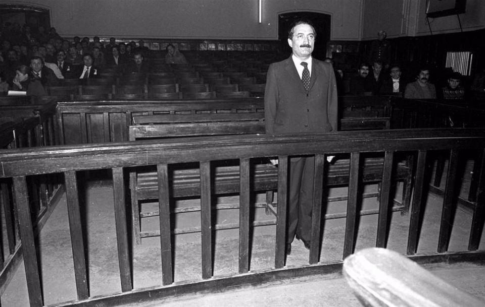 <p>21 Haziran 1975 tarihinde Karabük’te yaptığı konuşmada hükümetin manevi şahsiyetine hakaret ettiği gerekçesiyle hakkında dava açılan CHP eski başkanı Bülent Ecevit’in Ankara 2. Ağır Ceza Mahkemesi’nde ifadesi alındı.</p>
