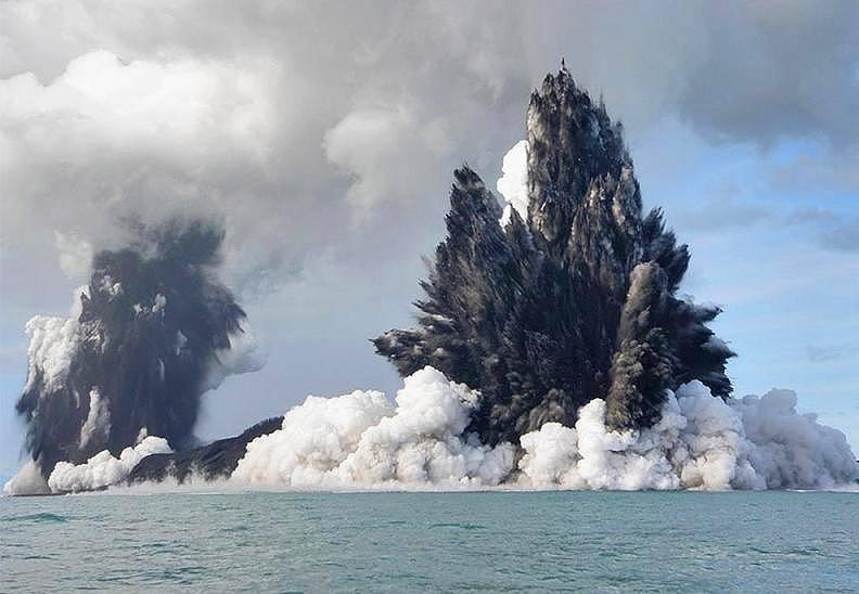 <p>Denizaltı Volkanı - TONGA Açıkları (Mart 2009)</p>

<p> </p>
