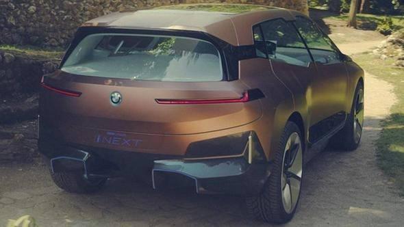 <p>iNEXT’in konsept hâlinin son derece geniş, sade ve fütüristik bir iç mekana sahip olduğunu görüyoruz.</p>
<p> </p>