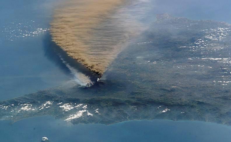 <p>Etna Yanardağı - İTALYA (Ekim 2002)</p>
<p> </p>