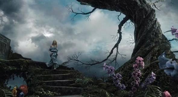 <p>Alice Harikalar Diyarında <br />
<br />
Filmde olan sahne...</p>
