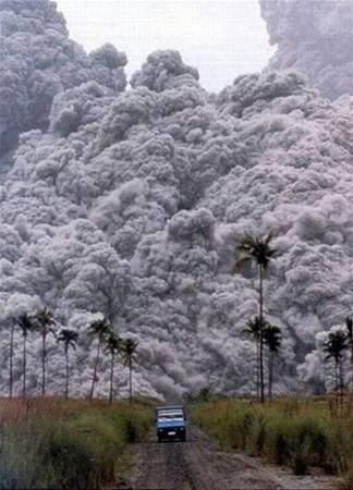 <p>1991 Mt. Pinatubo Yanardağ Patlaması Filipinler. </p>

<p> </p>

